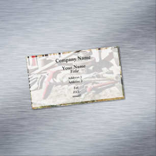 Cartão De Visitas Magnético Duas Chaves Inglesas Vermelhas na Bancada de Traba