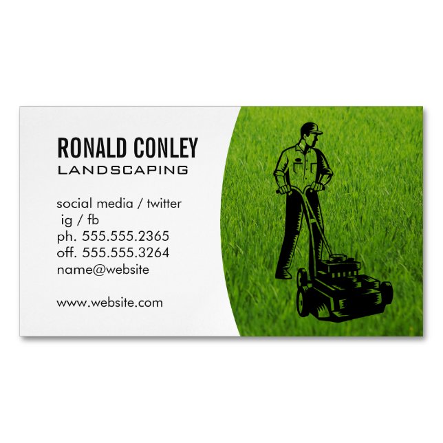 Cartão De Visitas Magnético Grama Paisagista | Gardener Cutting Lawn (Frente)