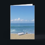 Cartão Desejos tardivos do aniversário<br><div class="desc">A mensagem do feliz aniversario em uma garrafa lavou acima em um Sandy Beach do oceano pela maré http://www.zazzle.com/belated_birthday_wishes_cards-137697996919394646?gl=gotohull&rf=238873233638756321&CMPN=zBookmarklet</div>