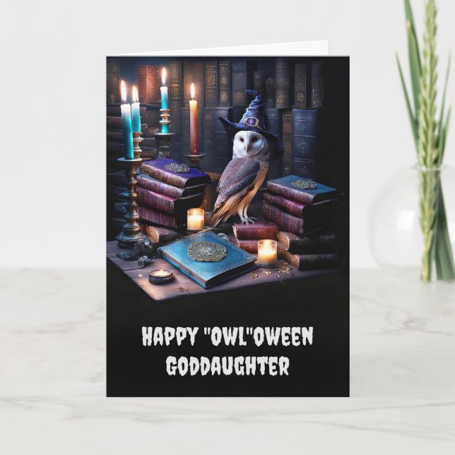 Cartão Deusa Feliz Halloween com Livros Magicais de Coruj (Frente)