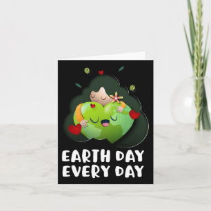 Cartão Dia da Terra Todos os Dias Menina Abraçando o Glob