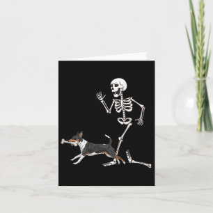 Cartão Dia de as Bruxas engraçado Rat Terrier E Esqueleto