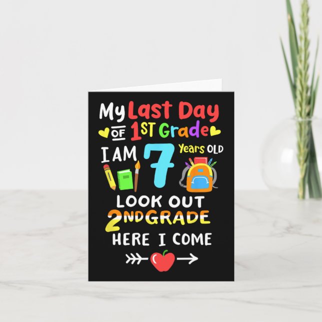 Cartão Dia Do segundo De Graduação Da Série 1rua Aqui Est (Frente)