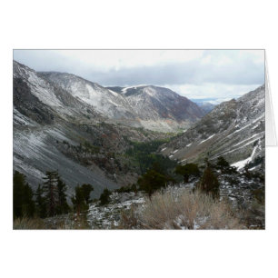 Cartão Dirigindo pelas montanhas Snowy Sierra Nevada
