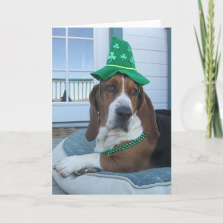 Cartão do dia de St Patrick com Basset Hound