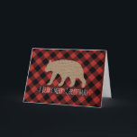 Cartão do Feliz Natal de Beary<br><div class="desc">Um cartão de Natal que caracteriza uma ilustração de uma silhueta do urso de serapilheira.  O texto branco diz,  "Feliz Natal de um Beary",  o fundo é verificação vermelha e preta da xadrez do búfalo do lenhador.  Personalize com seus próprios foto e texto para dentro.</div>