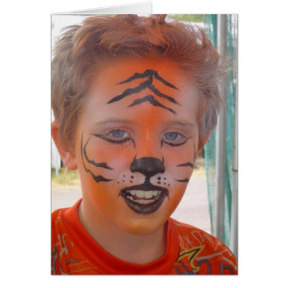 Cartão Do "menino da máscara tigre "