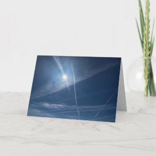Cartão do universo explosão solar céu azul celeste