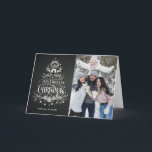Cartão dobrado foto do feriado do quadro<br><div class="desc">Cartões de cartões de natal Customisable.  Características deste design uma mensagem e um espaço do Natal do quadro para uma foto. Personalize este design com uma foto de sua família.  Use as ferramentas de design para editar o texto.</div>