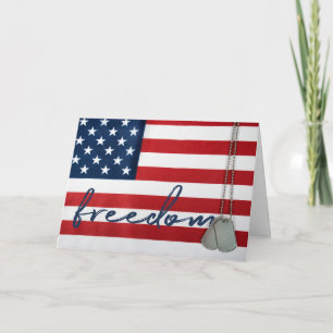 Cartão Dog tags militares na bandeira americana