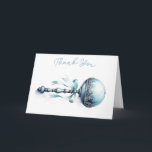 Cartão Elegante Blue Baby Rattle Boy Chá de fraldas Obrig<br><div class="desc">Expresse sua gratidão com este cartões de agradecimentos de chá de fraldas azul charmoso. Apresentando um elegante design de chocalho azul inspirado em vintage, este cartão é perfeito para agradecer aos seus convidados pelos seus presentes pensativos e desejos de felicidade. Personalize-o com seu nome ou uma mensagem especial para torná-lo...</div>