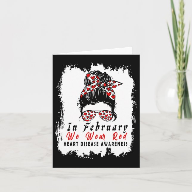 Cartão Em fevereiro Vestimos Doença Cardíaca Vermelha (Frente)