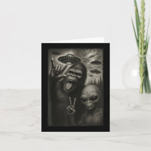 Cartão Engraçado Selfie Bigfoot Alienígena Sasquatch Rock
