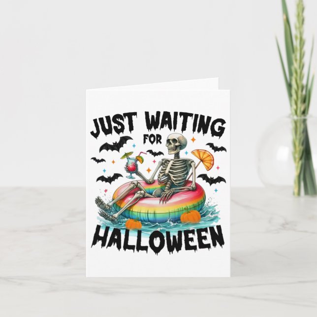 Cartão Engraçado Só Esperando O Esqueleto De Halloween, S (Frente)