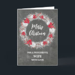Cartão Esposa de Chalkboard russa Feliz Natal<br><div class="desc">Feliz Natal para a esposa,  com o padrão rústico do quadro-negro do país e coroa de neve com poinsettias.</div>