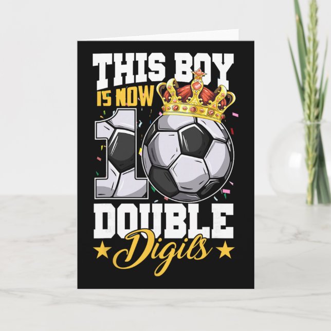 Cartão Este Menino Agora Tem 10 Dígitos Duplos Futebol 10 (Frente)