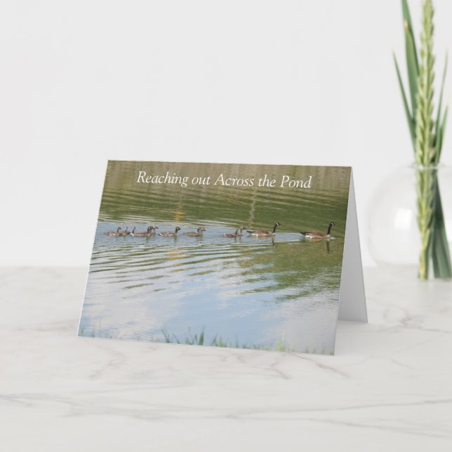 Cartão Estendendo a mão através do oceano para dizer Pens (Frente)