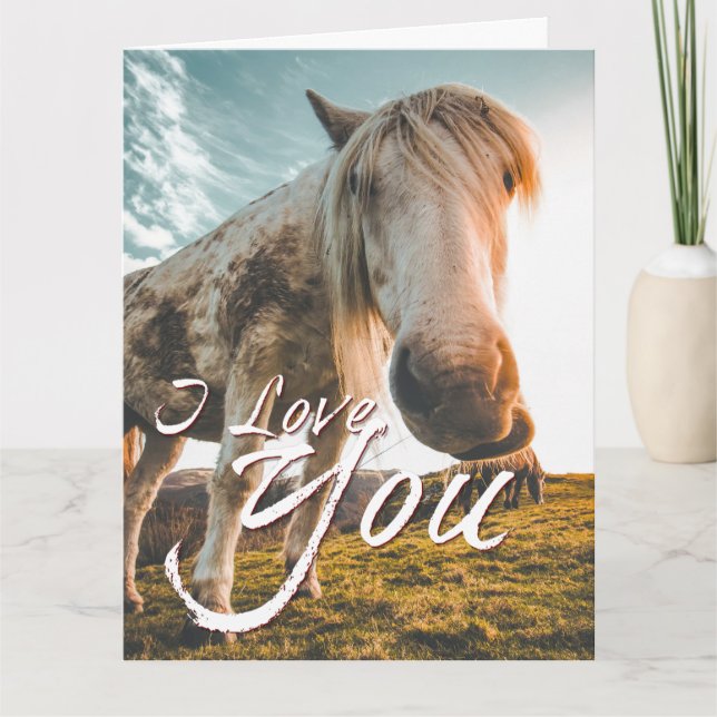Cartão Eu amo você com cavalo olhando (Frente)