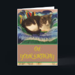 Cartão Feliz aniversário Cinzas domésticas e gatinho bran<br><div class="desc">Cartão de aniversário feliz personalizado com cinza e gato branco. Você pode mudar facilmente a ortografia do texto; cor da fonte,  estilo e tamanho com o botão Zazzle Edit Design.</div>