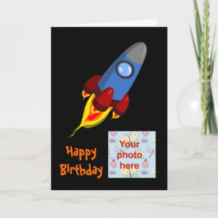 Cartão Feliz aniversário com foguete espaçonave para meni