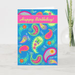 Cartão Feliz aniversario de Paisley da cerceta & do<br><div class="desc">Um cartão à moda do feliz aniversario em um fundo azul da cerceta de turquesa com uma tira cor-de-rosa fúcsia com o feliz aniversario das palavras para alguém especial - paisleys brilhantes, frescos, modernos faz um design artístico bonito que inclua palavras inspiradas do amor, esperança, fé, inspira, ama, esteja feliz,...</div>