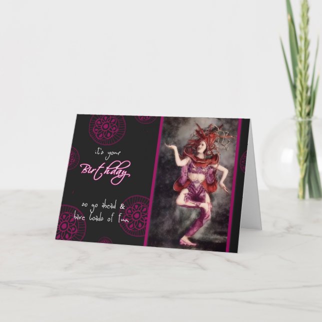Cartão Feliz aniversário, divirta-se muito, dançarina vin (Frente)