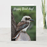 Cartão Feliz Aniversário do Dia das Aves Kookaburra Austr<br><div class="desc">Deseje a alguém um aniversário fantástico com este cartão engraçado de dia de pássaro apresentando o lindo pássaro kookaburra rindo da Austrália! Você vai ter certeza de fazer o dia deles e fazê-los rir bem! O Rindo Kookaburra (Dacelo novaeguineae) não ri muito quando faz o seu familiar chamado. A bolha...</div>
