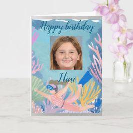 Cartão Feliz aniversário jovem garota que pratica snorkel