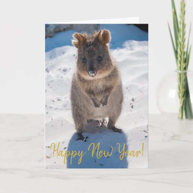 Cartão Feliz ano novo Cute Quokka na Praia da Austrália (Frente)