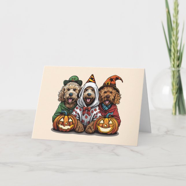 Cartão Feliz Cachorro de Goldendoodle de Halloween (Frente)