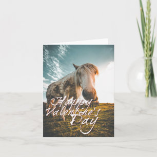 Cartão Feliz dia dos namorados com cavalo olhando