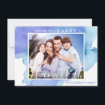 Cartão Feliz Hanukkah Blue Watercolor Menorah | FOTO<br><div class="desc">Férias judaicas modernas - desejando-lhe um cartão Feliz Hanukkah (Chanukah, na sigla em inglês) com um design de fundo de cores d'água azul. A parte de trás do cartão tem Menorah. Personalize essas placas adicionando sua foto e seu nome. Mande isso para todos os seus amigos e família durante esta...</div>