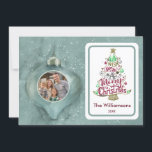 Cartão Feliz Natal Ornament Personalizado Foto da Família<br><div class="desc">Cartão especial Feliz de Natal com ornamento único junto com sua foto favorita — a sua para personalizar. Qualquer pergunta sobre o design apenas envie um chat ou um e-mail para charmdesignstudio@rcn.com e nós ficaremos muito satisfeitos em ajudar.</div>