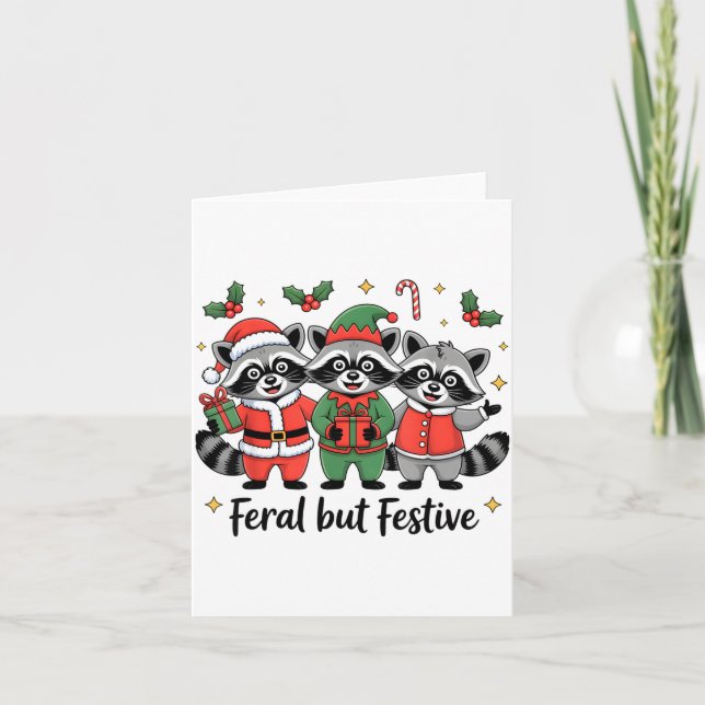 Cartão Feral But Festive Funny Christmas Cute Raccoon Elf (Frente)