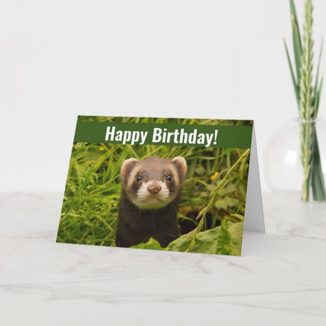 Cartão Ferret castanho-bonito no aniversário feliz da gra (Frente)
