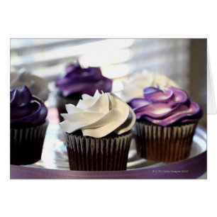 Cartão Fim-acima dos cupcakes com foco seletivo sobre