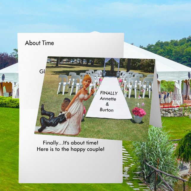 Cartão Finalmente Casamento Engraçado Saudação Interracia (Finally Wedding Funny Interracial Couple Greeting Card)