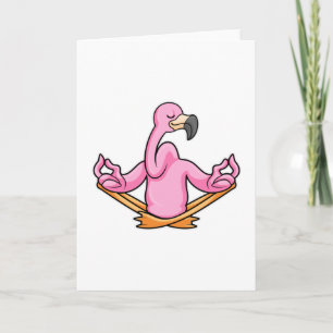 Cartão Flamingo no Yoga de pernas cruzadas