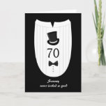 Cartão formal do aniversário do 70 do chapéu alto<br><div class="desc">Este cartão pode ser personalizado para TODA A IDADE. Divertimento,  cumprimento formal do aniversário para a família ou amigos. Clique sobre a relação da loja de Zigglets abaixo para ver mais cartões de aniversário do marco miliário.</div>