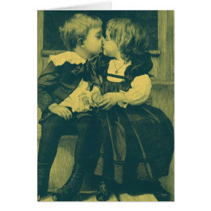 Cartão Foto Antiga de Amor e Romance, Crianças Beijando