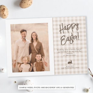 Cartão Foto de Páscoa da Família com Gingham e Coelho em
