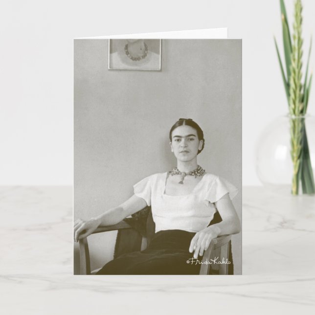 Cartão Frida Kahlo assentou com pintura de Frida (Frente)