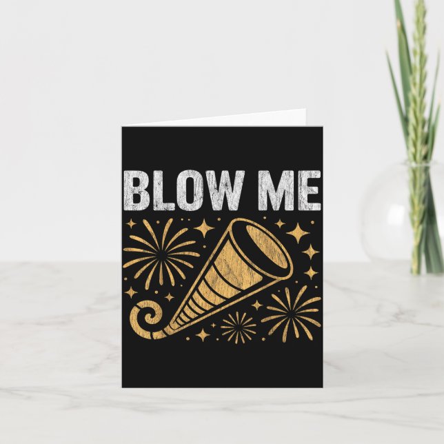 Cartão Funny Blow Me Kiss Me Happy New Year Couple Humor  (Frente)