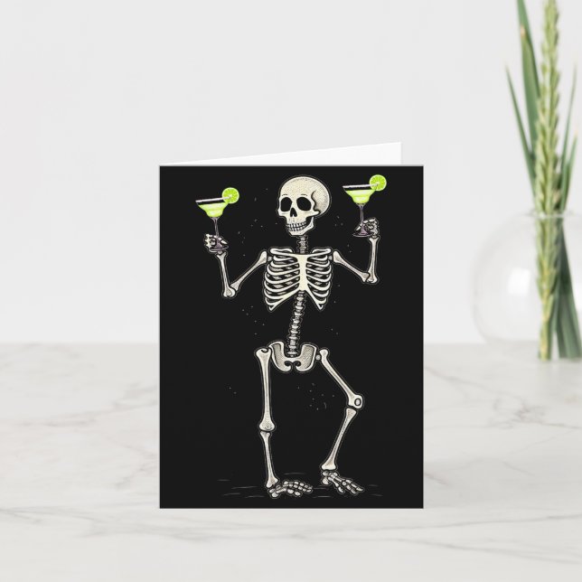Cartão Funny Halloween Skeleton Drinking Margarita Tail  (Frente)