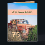 Cartão FUNNY Happy 75º Aniversário Vintage Orange Truck 0<br><div class="desc">Funny Happy 75º Aniversário Vintage Orange Truck 003 Este cartão com seu caminhão vintage em um campo é uma maneira divertida de desejar a uma cara muito especial um feliz aniversário. Todo o texto é personalizável.Um cartão divertido e único! Para ver mais dos meus cartões de aniversário, digite o ano...</div>