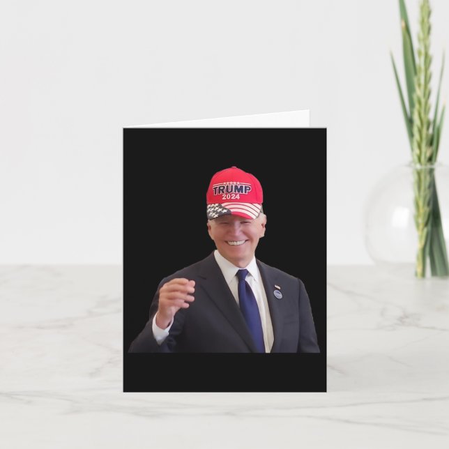 Cartão Funny Joe Biden Dons Boné Trump 2024 (Frente)