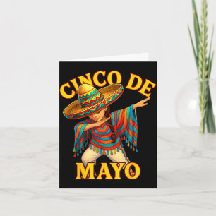 Cartão Garota mexicana fazendo dab com poncho cinco de ma