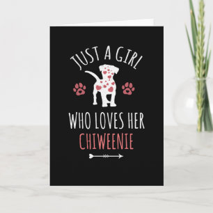 Cartão Garota que ama presentes de cachorro Chiweenie