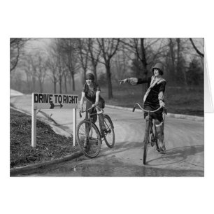 Cartão Garotas Flapper Andando de Bicicletas, 1925