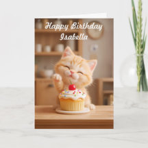 Gatinho Laranja Fofo com um Bolo de Aniversário